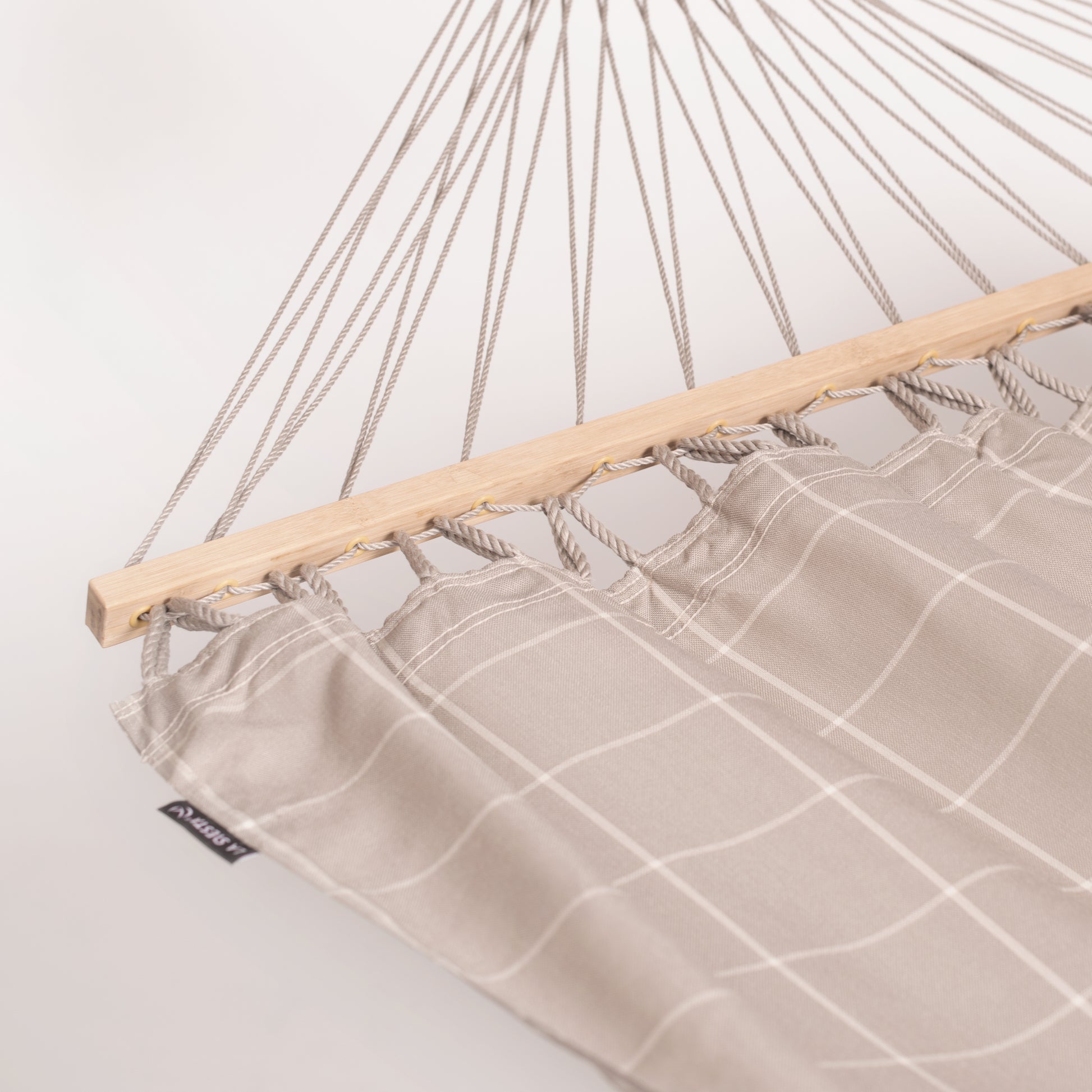 Elipso Outdoor R Almond - Weather-Resistant Double Spreader Bar Hammock with FSC® certified Larch Stand