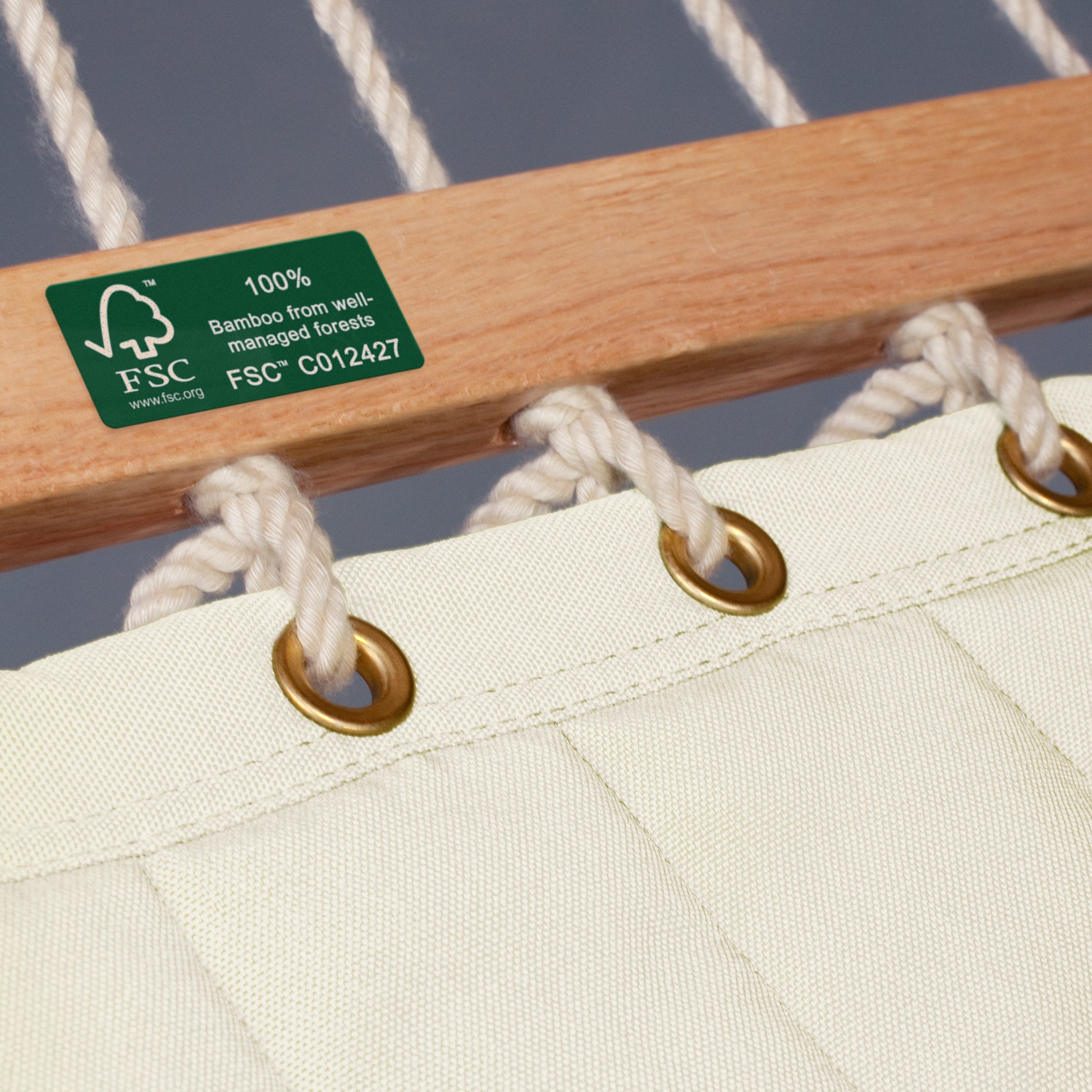 Elipso Outdoor R Padded Vanilla - Padded Kingsize Spreader Bar Hammock with FSC® certified Larch Stand