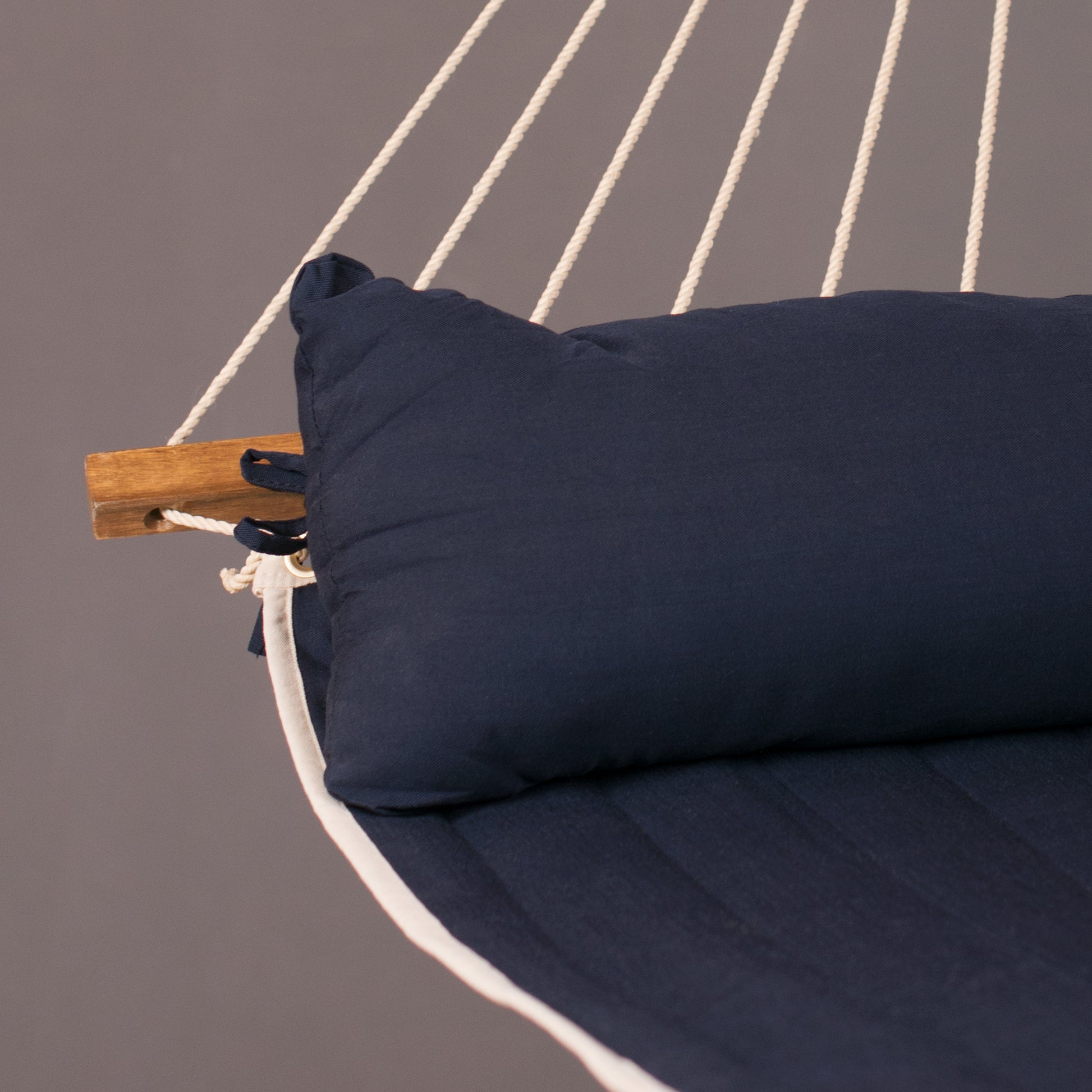 Elipso Outdoor R Padded Navy Blue - Padded Kingsize Spreader Bar Hammock with FSC® certified Larch Stand