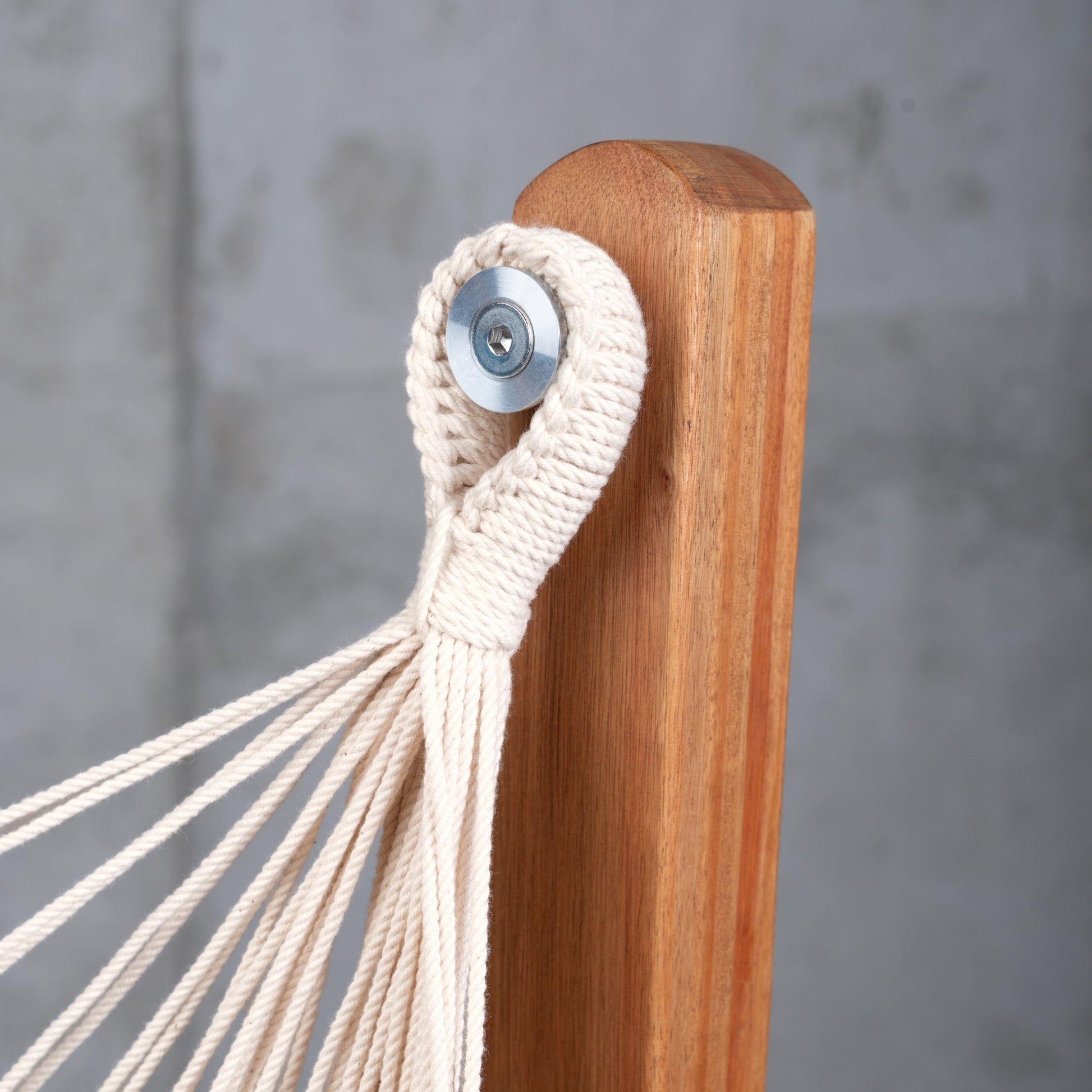 Udine Organic Latte - Silla colgante de algodón orgánico con soporte de eucalipto con certificación FSC®