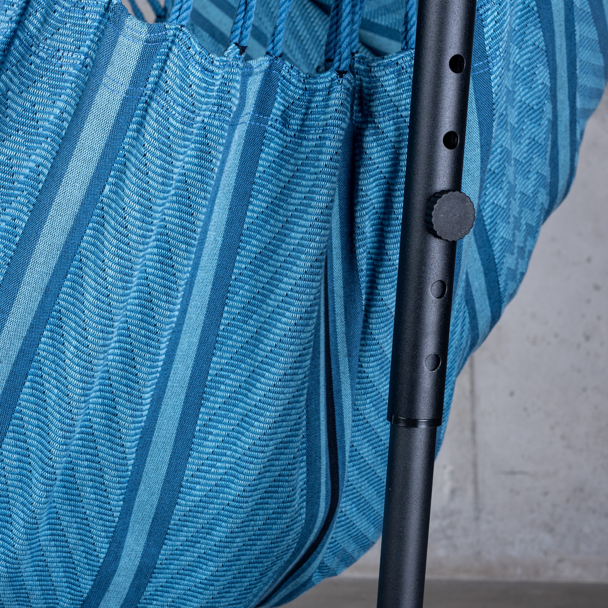 Fiji Organic Blue Zebra – Silla colgante tamaño Basic de bio-algodón con soporte de acero galvanizado