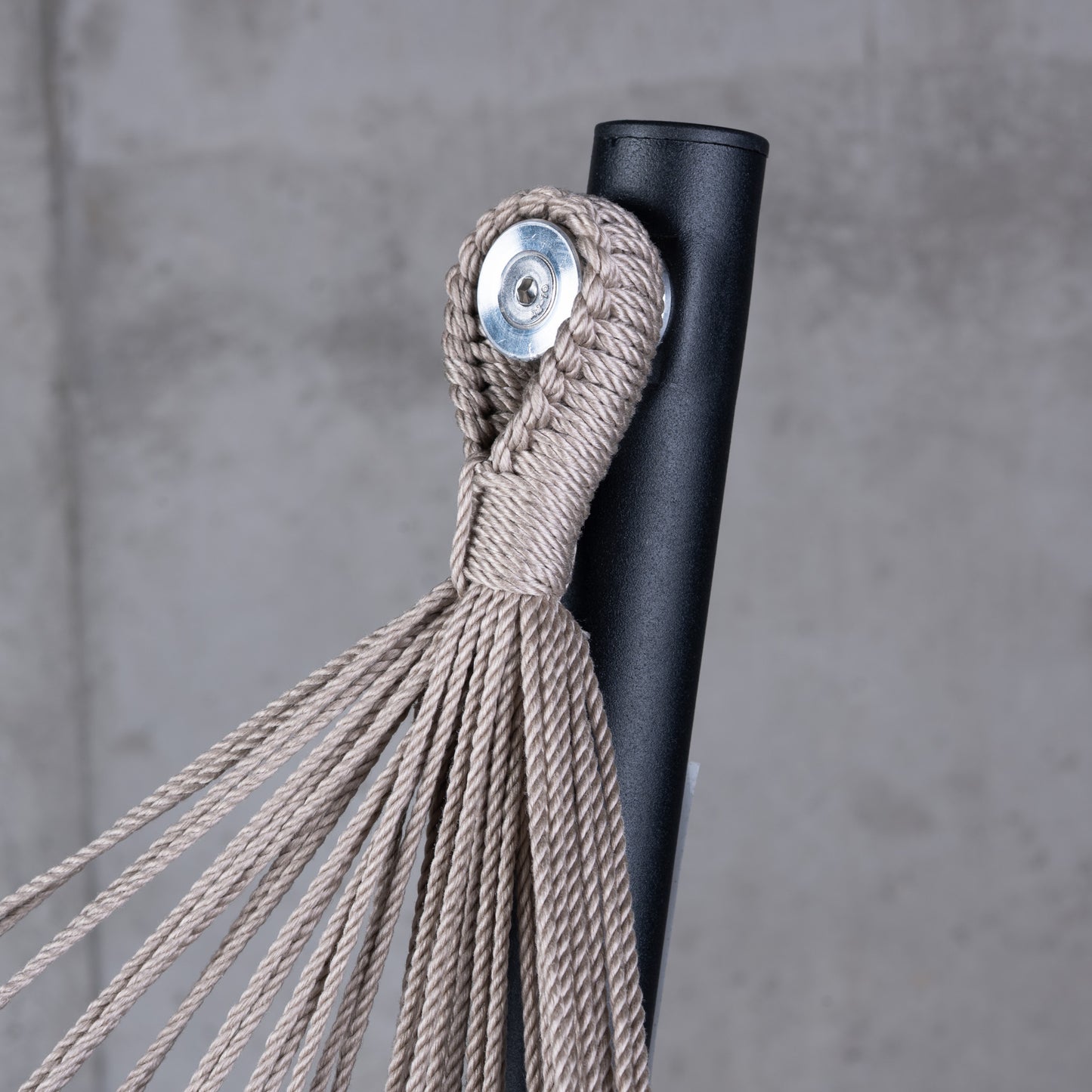 Fiji Outdoor Almond – Silla colgante tamaño Comfort de bio-algodón con soporte de acero galvanizado